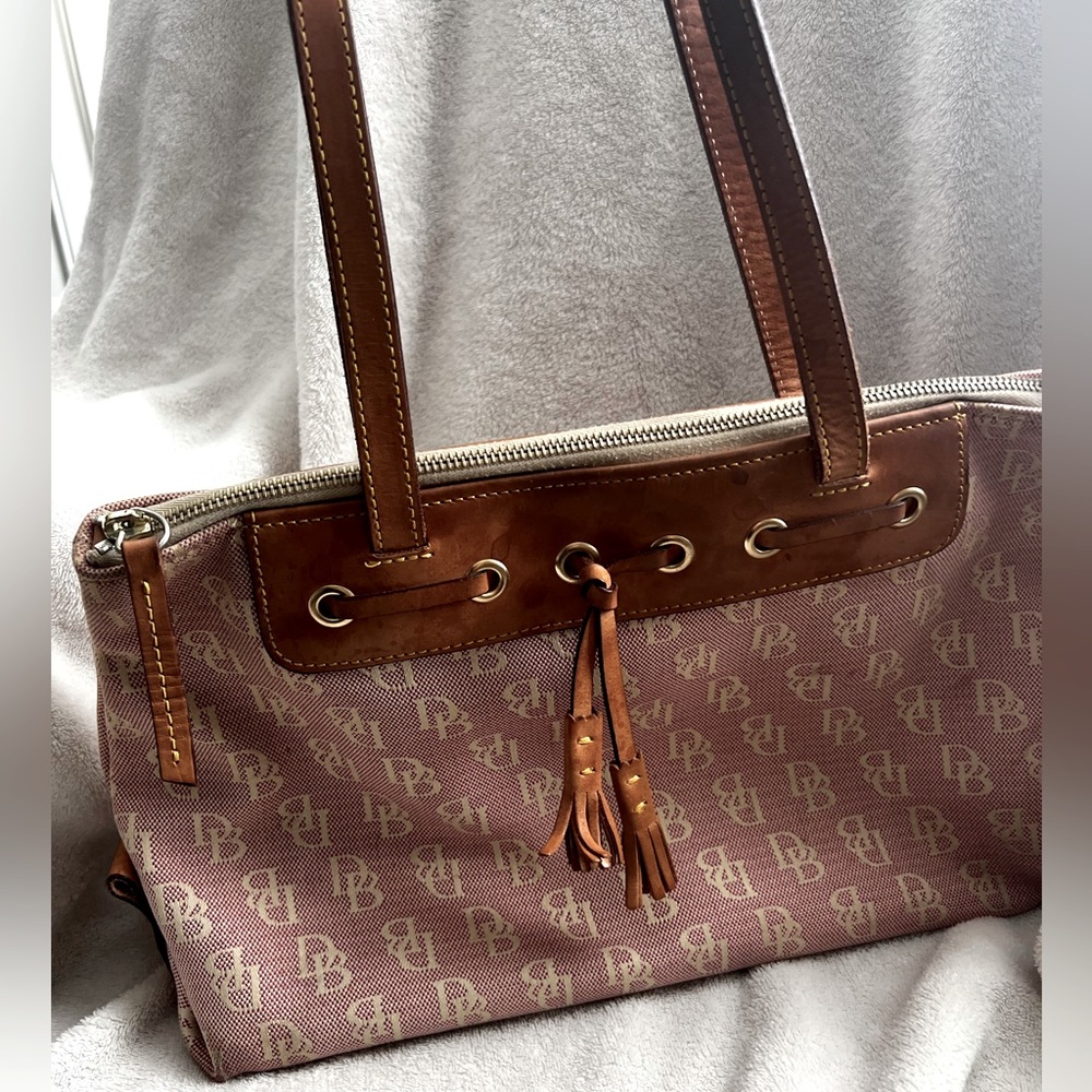 Dooney & Bourke should bag
